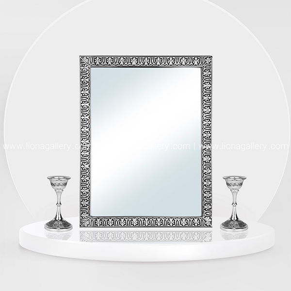 قیمت آینه شمعدان نقره عروس (کوچک) Mirror & Candlestick Price - جدیدترین آینه شمعدان عروس با طراحی مدرن و کوچک، موجود در فروشگاه اینترنتی گالری لیونا. مشاهده قیمت‌ها و مدل‌های جدید آینه شمعدان نقره عروس برای خرید آنلاین با بهترین قیمت و کیفیت.